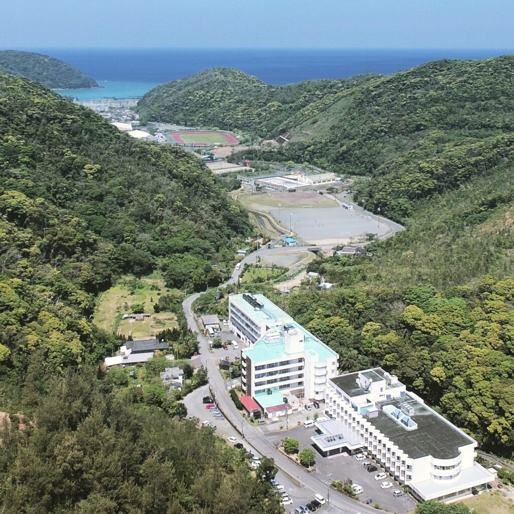 大島郡医師会病院 | 虹の丘